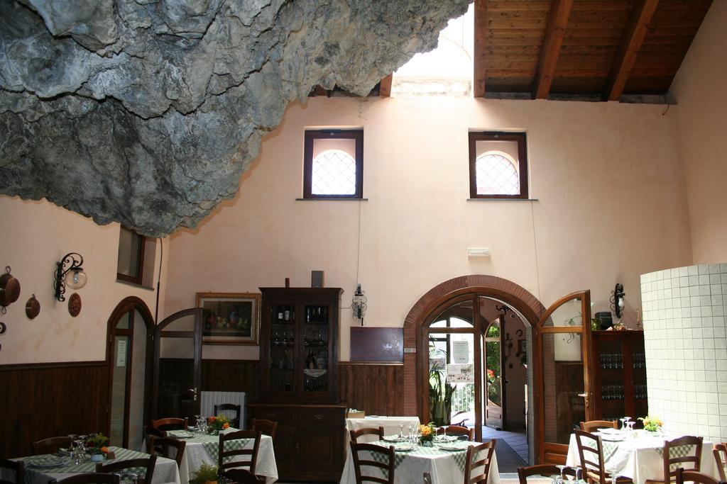 Agriturismo La Grotta Corbara  ภายนอก รูปภาพ
